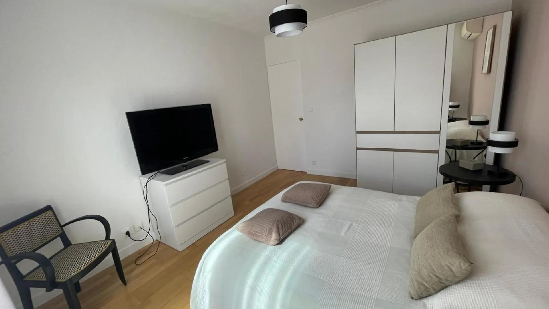 Beautiful And Spacious House Near The Sea Frejus